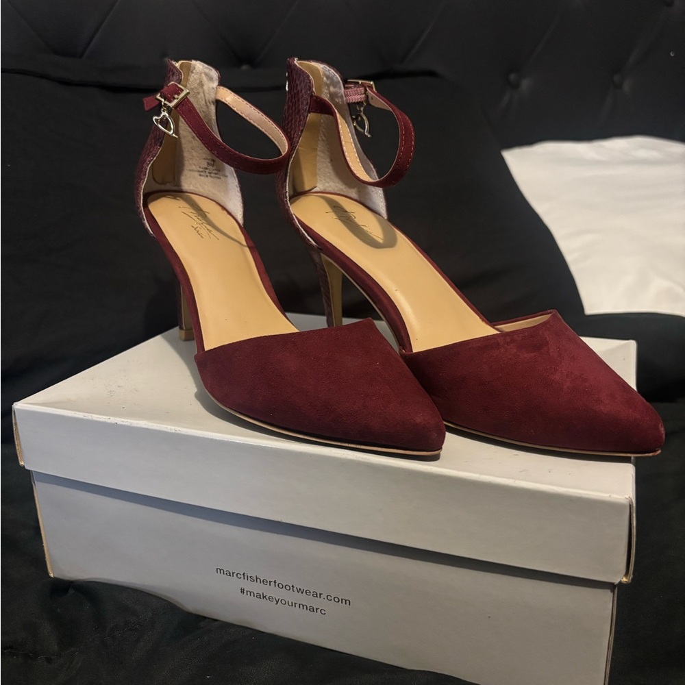 Thalia sodi Ankle Strap Heels